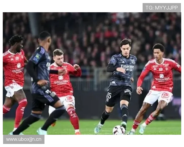 法甲防守型球员数据剖析：拦截、抢断与头球争顶比拼