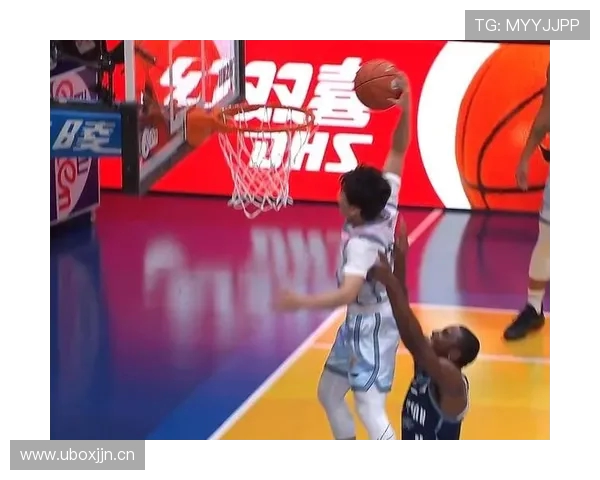 克里斯表现惊艳17投12中斩获24分7篮板4助攻4抢断助球队取胜